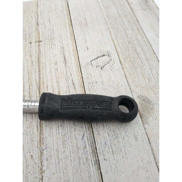 Microplane Grater Zester Cheese Garlic 8 1/2" Stainless Steel Hand Black - Picture 3 of 6